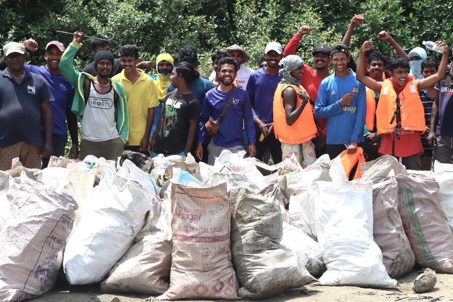 99. Gallery - world mangrove day lagoon clean-up.JPG